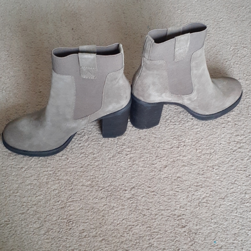Design Lab Lord and Taylor Light Brown Suede Booties - Women's Size 6